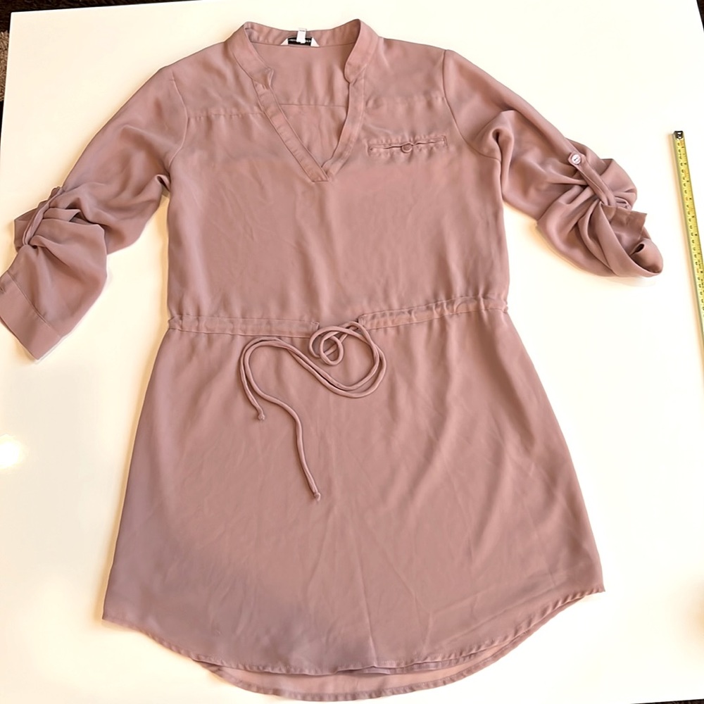 Shirt dress, V neck, Drawstring waist, long Sleeve Buttons pull into 3/4 length